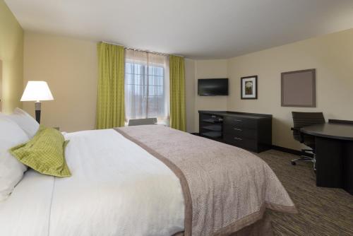 Candlewood Suites Del City, an IHG Hotel