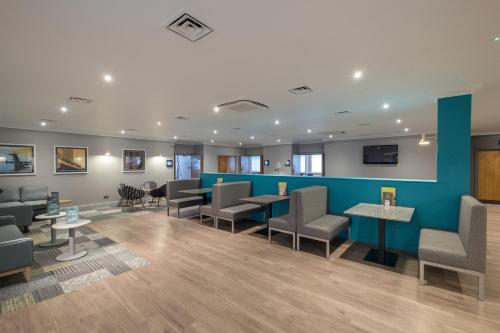 Holiday Inn Swindon an IHG Hotel - image 2