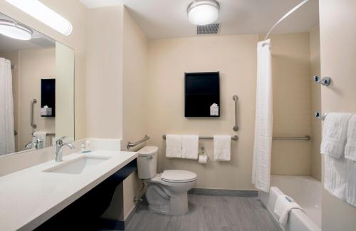 Candlewood Suites Miami Executive Airport - Kendall