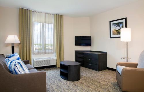 Candlewood Suites Miami Executive Airport - Kendall