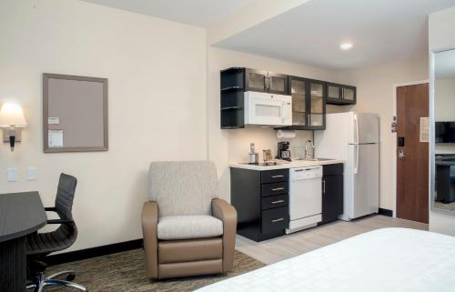 Candlewood Suites - Miami Exec Airport - Kendall, an IHG Hotel