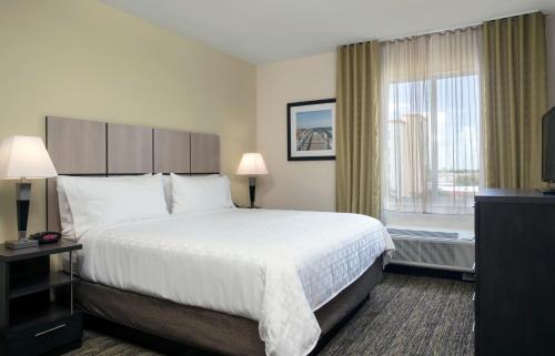 Candlewood Suites Miami Executive Airport - Kendall