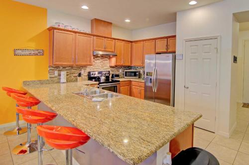 Compass Bay Resort Gem with Views about 4 Mi to Disney! in Kissimmee, USA