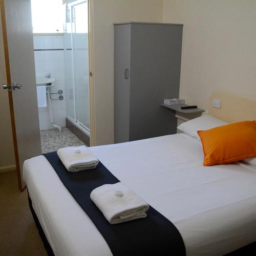 Shamrock Hotel Motel Temora in Temora