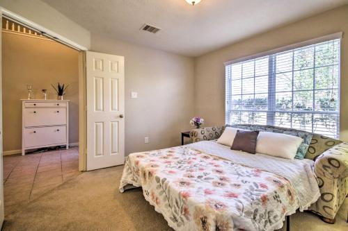 Resort Family Gem with Grill Right off I-10! in Katy, USA