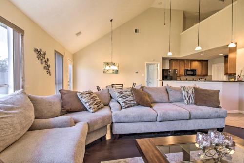 Resort Family Gem with Grill Right off I-10! in Katy, USA