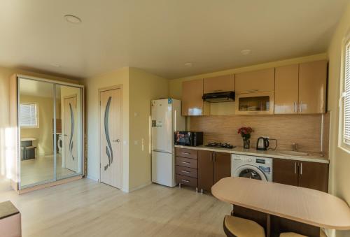 WoodHouse - image 3