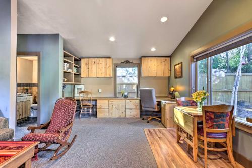 . Charming Studio with Patio - 2 Mi to Dtwn Boise!