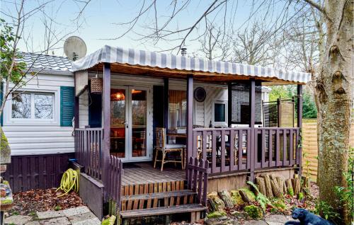 Exterior view, Awesome caravan in Livry-sur-Seine with WiFi, Outdoor swimming pool and Heated swimming pool in Livry-sur-Seine