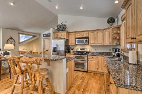 5 Mi to Ski Resort: Breck Home w/ Hot Tub! in Breckenridge (CO)
