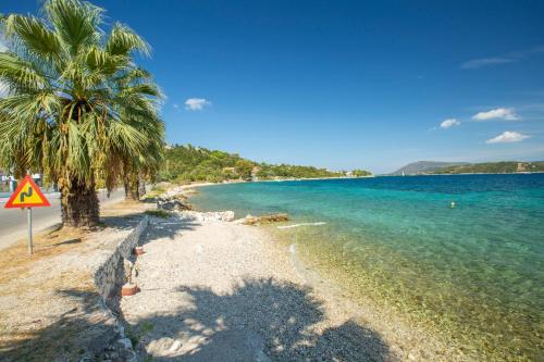  Sandy Toes in Lygia