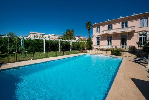 Divine villa avec Piscine à Nice gîte à louer Saint-André-de-la-Roche