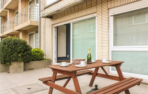 Stunning apartment in Oostende w/ WiFi and 3 Bedrooms - image 3