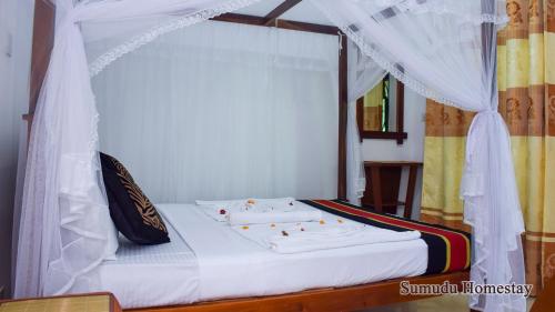 Deluxe Double Room image 2
