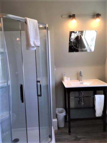Seafarer Inn photo