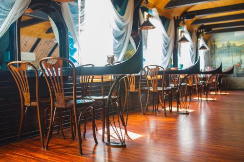 Restaurant, Pieno Piano in Rovno