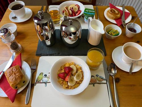 May Cottage B&B - image 3