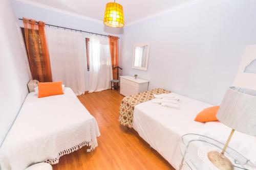 Ericeira Chill Hill Hostel & Private Rooms - Peach Garden