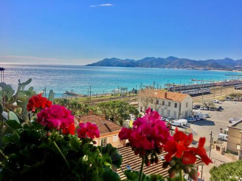 Foto 1: MyHome Riviera - Cannes Sea View Apartment Rentals