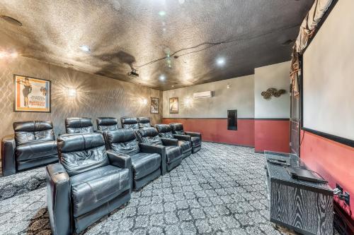 Sparkleberry Mansion - image 2