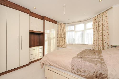 Large Double Bedroom