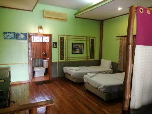 Nang Phraya Resort in Phayuha Khiri