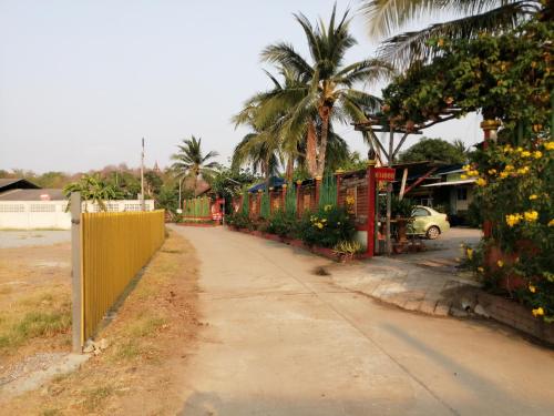 Nang Phraya Resort in Phayuha Khiri