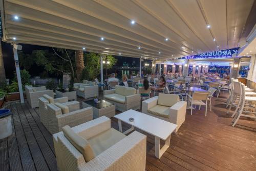 Karousos Beach Rooms 2