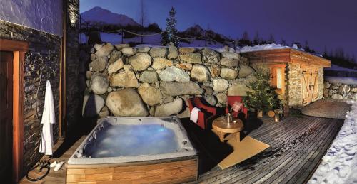 Panoramic Mountain Residence - image 14