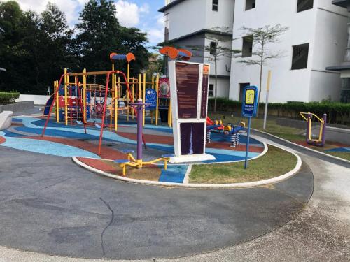 White Ivy Duplex Suites with Exclusive Cyberjaya Lake View