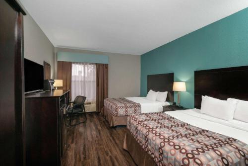 La Quinta by Wyndham Knoxville East - image 2
