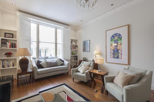 Colville Terrace by Onefinestay London