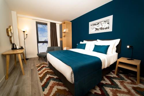 Double Room with Mountain View