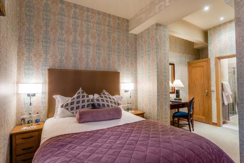 Lawlors Hotel - image 5