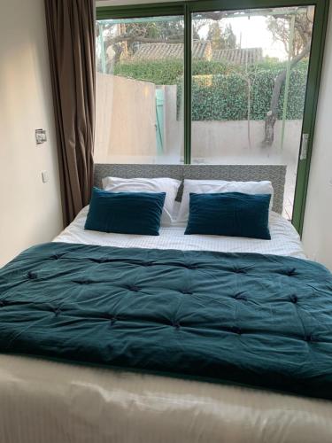 le mazet de manou gîte à louer Les Antiques