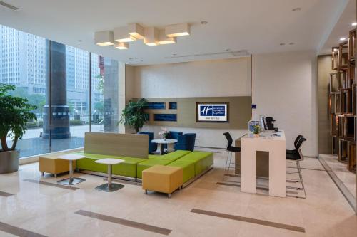 Holiday Inn Express Luoyang City Center, an IHG Hotel