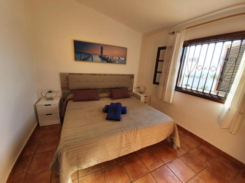 2 bedroom villa 'The Bungalow' with private heated pool. - image 5