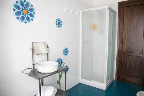 Bathroom, IseoLakeRental - Villa Flavia in Riva Di Solto