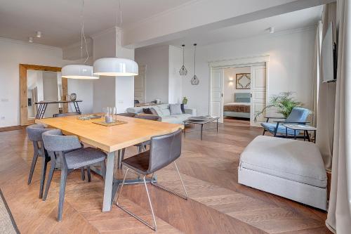 Vilnius Apartments & Suites - Gedimino avenue - image 14
