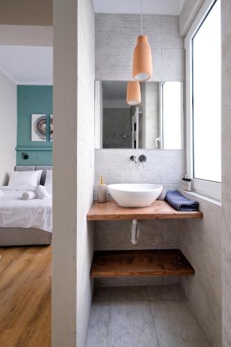 The Flirty Athens apartment - image 10