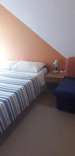 Ferienhaus 4716 für 5 Pers. in Sveti Filip in 23207 Sveti Filip i Jakov