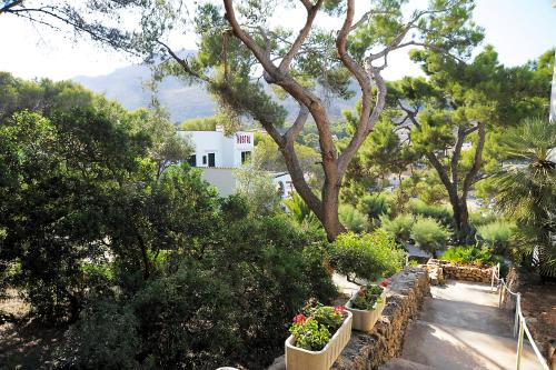 Hostal Los Pinos – Cala San Vicente, NJ