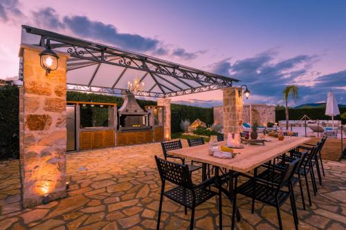 Instalaciones, Villa Shangri-La Zakinthos in Olympia