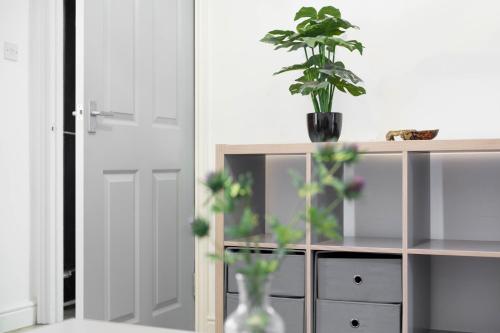 Grassmarket Apartment - image 6
