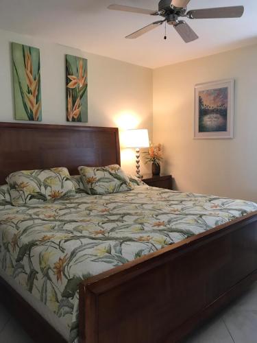 Renovated Beachfront Condo Best Views on Marco Island!! - image 7