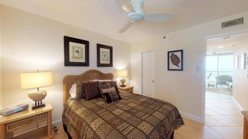 Incredible Views from this Renovated Beachfront Getaway @ the Apollo!!! - image 4