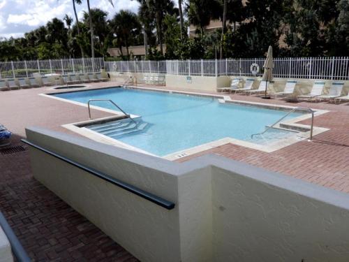 Gorgeous views that stretch forever right from your very own private balcony! - image 6