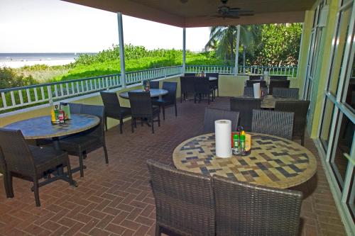 Breathtaking Sunsets @ This Beachfront Beauty On-Site Restaurant/Tiki Bar - image 18