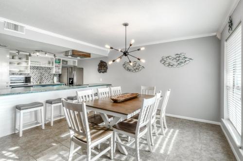 Compass Condos - image 9