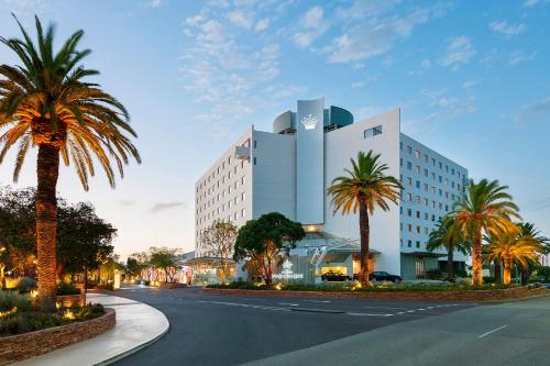 Crown Promenade Perth – Perth, WA